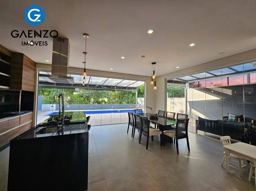 Foto 3 de Casa de Condomínio com 3 quartos à venda, 360m2 em Sítio do Rosário, Santana De Parnaiba - SP