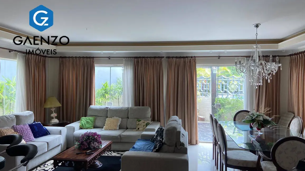 Foto 7 de Casa com 3 quartos à venda, 450m2 em Gramado, Cotia - SP