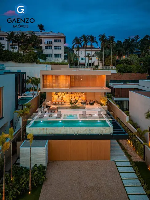 Casa de Condomínio com 7 quartos à venda, 1100m2 em Tamboré, Santana De Parnaiba - SP - imagem 3 Foto 3 de Casa de Condomínio com 7 quartos à venda, 1100m2 em Tamboré, Santana De Parnaiba - SP