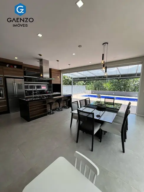 Casa de Condomínio com 3 quartos à venda, 259m2 em Sítio do Morro, Santana De Parnaiba - SP - imagem 4 Foto 4 de Casa de Condomínio com 3 quartos à venda, 259m2 em Sítio do Morro, Santana De Parnaiba - SP