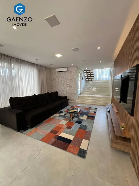 Casa de Condomínio com 3 quartos à venda, 259m2 em Sítio do Morro, Santana De Parnaiba - SP - imagem 9 Foto 9 de Casa de Condomínio com 3 quartos à venda, 259m2 em Sítio do Morro, Santana De Parnaiba - SP