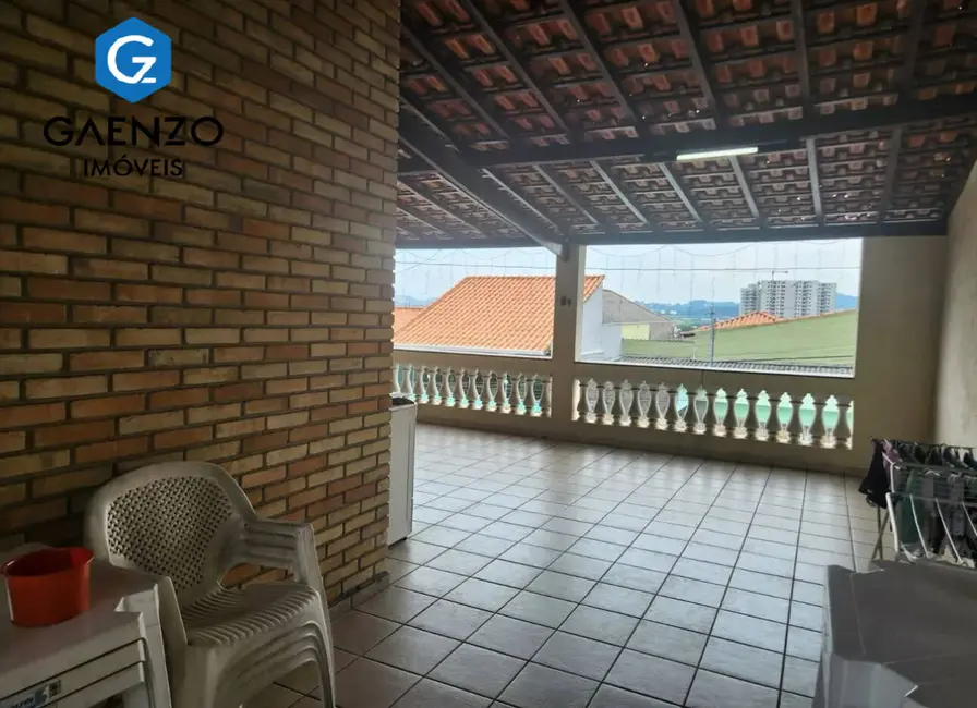 Foto 2 de Sobrado com 3 quartos à venda, 203m2 em Quitaúna, Osasco - SP