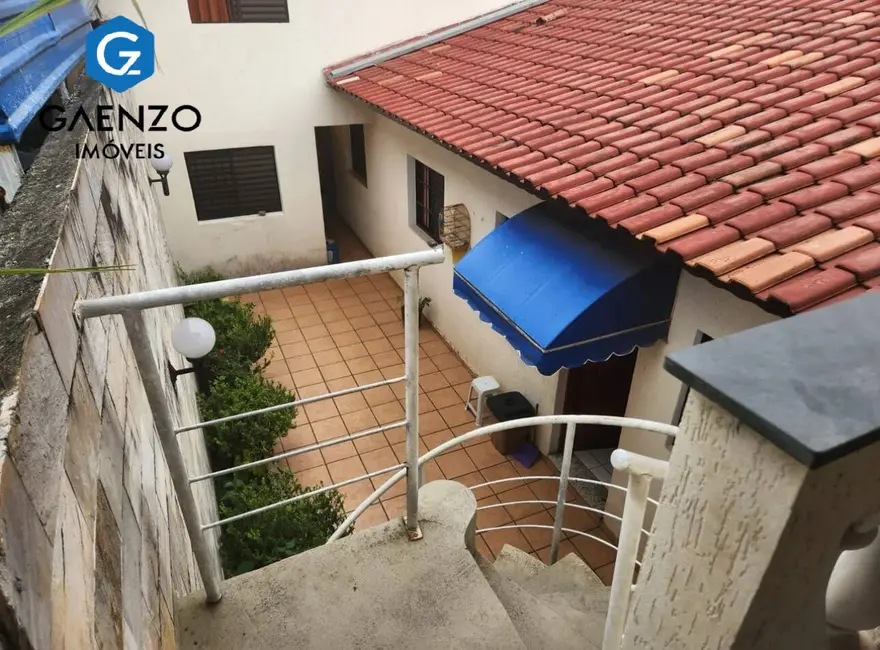 Sobrado com 3 quartos à venda, 203m2 em Quitaúna, Osasco - SP - imagem 3 Foto 3 de Sobrado com 3 quartos à venda, 203m2 em Quitaúna, Osasco - SP