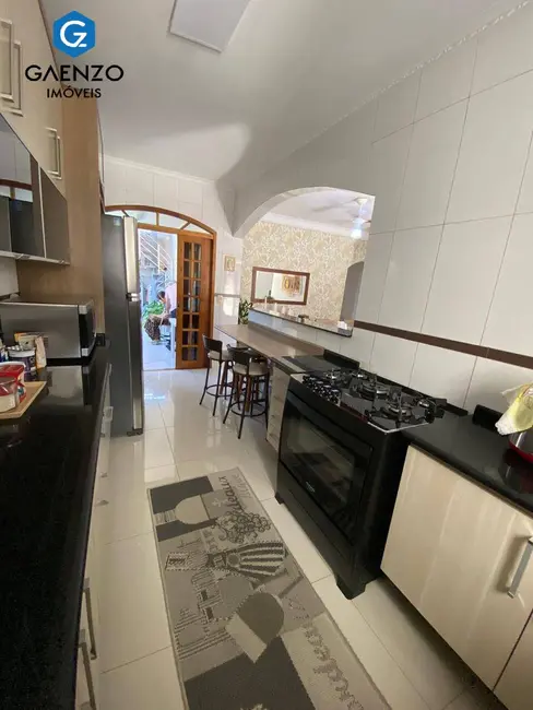 Casa com 3 quartos à venda, 400m2 em Jardim das Belezas, Carapicuiba - SP - imagem 5 Foto 5 de Casa com 3 quartos à venda, 400m2 em Jardim das Belezas, Carapicuiba - SP