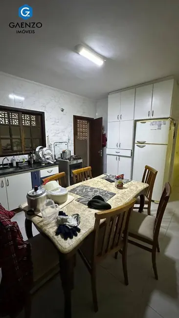 Sobrado com 3 quartos à venda, 220m2 em Vila Osasco, Osasco - SP - imagem 3 Foto 3 de Sobrado com 3 quartos à venda, 220m2 em Vila Osasco, Osasco - SP