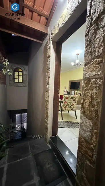 Sobrado com 3 quartos à venda, 220m2 em Vila Osasco, Osasco - SP - imagem 8 Foto 8 de Sobrado com 3 quartos à venda, 220m2 em Vila Osasco, Osasco - SP