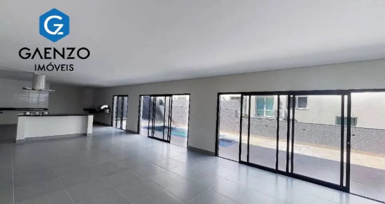 Foto 3 de Casa de Condomínio com 4 quartos à venda, 280m2 em Condomínio Centro Comercial Alphaville, Barueri - SP