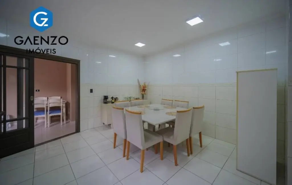 Foto 3 de Casa com 5 quartos à venda, 188m2 em km 18, Osasco - SP