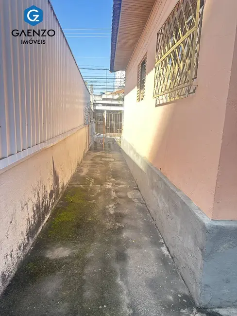 Casa com 2 quartos para alugar, 206m2 em Centro, Osasco - SP - imagem 8 Foto 8 de Casa com 2 quartos para alugar, 206m2 em Centro, Osasco - SP