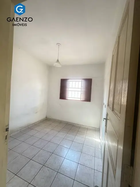 Casa com 2 quartos para alugar, 206m2 em Centro, Osasco - SP - imagem 3 Foto 3 de Casa com 2 quartos para alugar, 206m2 em Centro, Osasco - SP