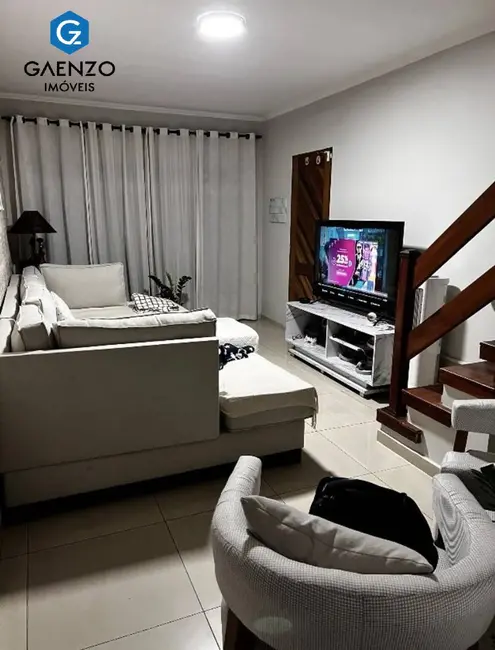 Casa com 3 quartos à venda, 183m2 em Jardim das Flores, Osasco - SP - imagem 4 Foto 4 de Casa com 3 quartos à venda, 183m2 em Jardim das Flores, Osasco - SP