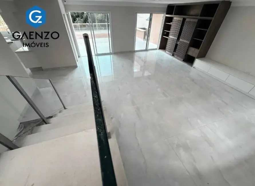 Casa de Condomínio com 4 quartos à venda, 470m2 em Chácara dos Lagos, Carapicuiba - SP - imagem 9 Foto 9 de Casa de Condomínio com 4 quartos à venda, 470m2 em Chácara dos Lagos, Carapicuiba - SP