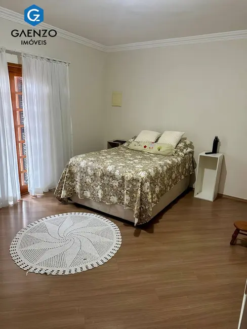 Sobrado com 4 quartos à venda, 385m2 em Jaguaribe, Osasco - SP - imagem 2 Foto 2 de Sobrado com 4 quartos à venda, 385m2 em Jaguaribe, Osasco - SP