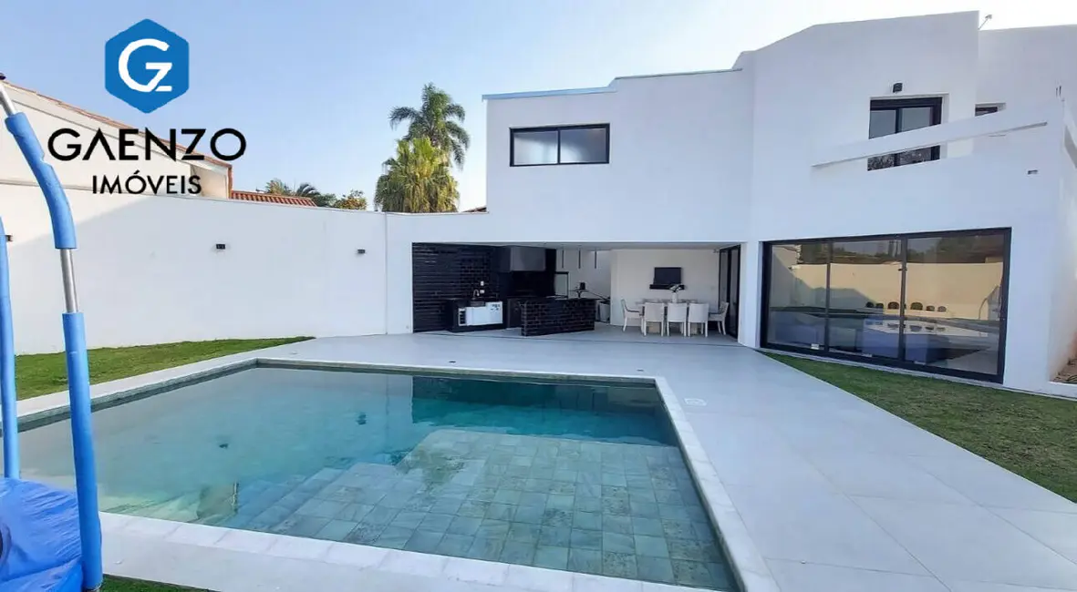 Casa de Condomínio com 6 quartos à venda, 578m2 em Granja Viana, Cotia - SP - imagem 3 Foto 3 de Casa de Condomínio com 6 quartos à venda, 578m2 em Granja Viana, Cotia - SP