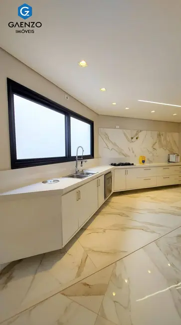 Casa de Condomínio com 6 quartos à venda, 578m2 em Granja Viana, Cotia - SP - imagem 9 Foto 9 de Casa de Condomínio com 6 quartos à venda, 578m2 em Granja Viana, Cotia - SP