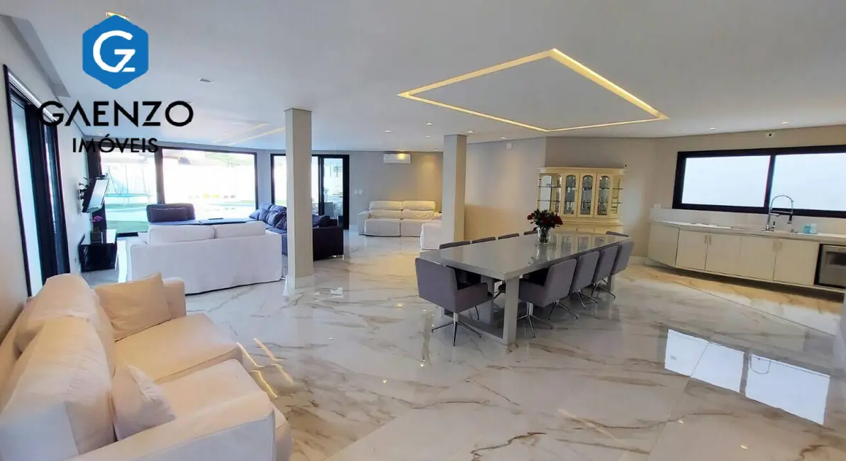 Casa de Condomínio com 6 quartos à venda, 578m2 em Granja Viana, Cotia - SP - imagem 8 Foto 8 de Casa de Condomínio com 6 quartos à venda, 578m2 em Granja Viana, Cotia - SP