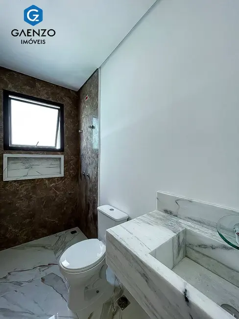 Foto 2 de Casa de Condomínio com 3 quartos à venda, 225m2 em Suru, Santana De Parnaiba - SP