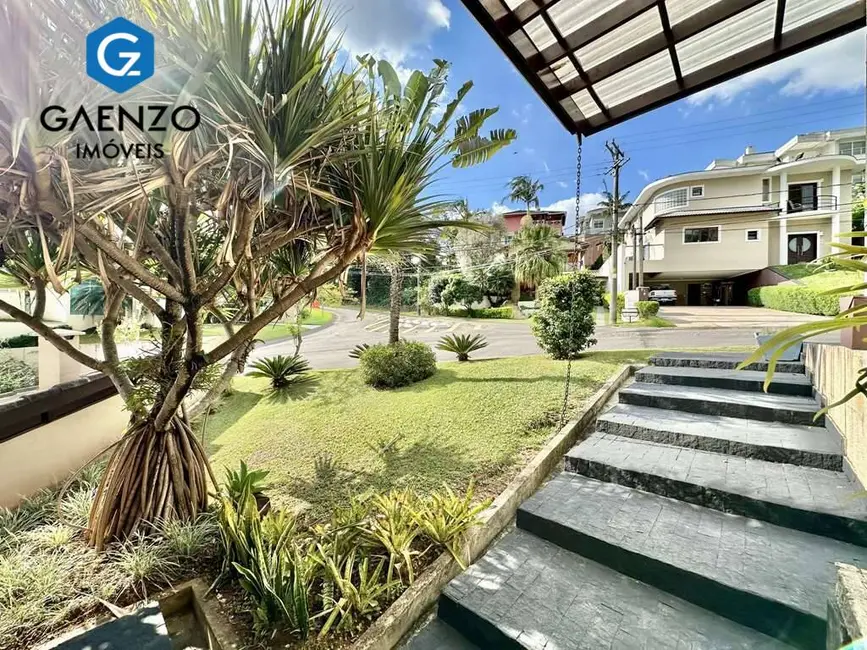 Foto 3 de Casa de Condomínio com 3 quartos à venda, 330m2 em Golf Gardens, Carapicuiba - SP