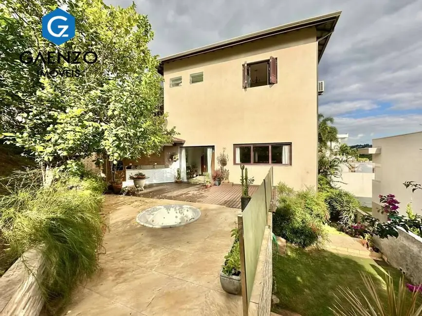 Foto 6 de Casa de Condomínio com 3 quartos à venda, 330m2 em Golf Gardens, Carapicuiba - SP