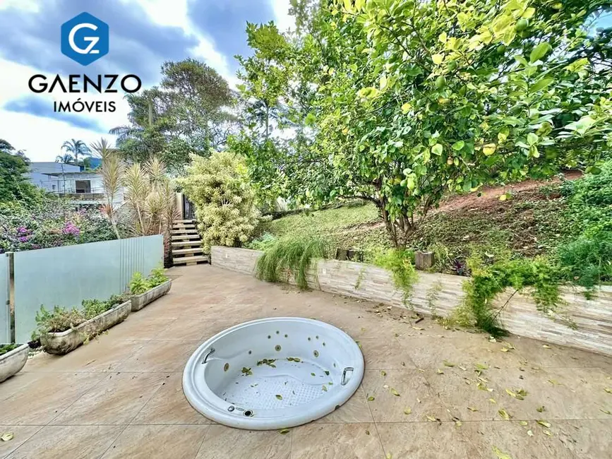 Foto 9 de Casa de Condomínio com 3 quartos à venda, 330m2 em Golf Gardens, Carapicuiba - SP