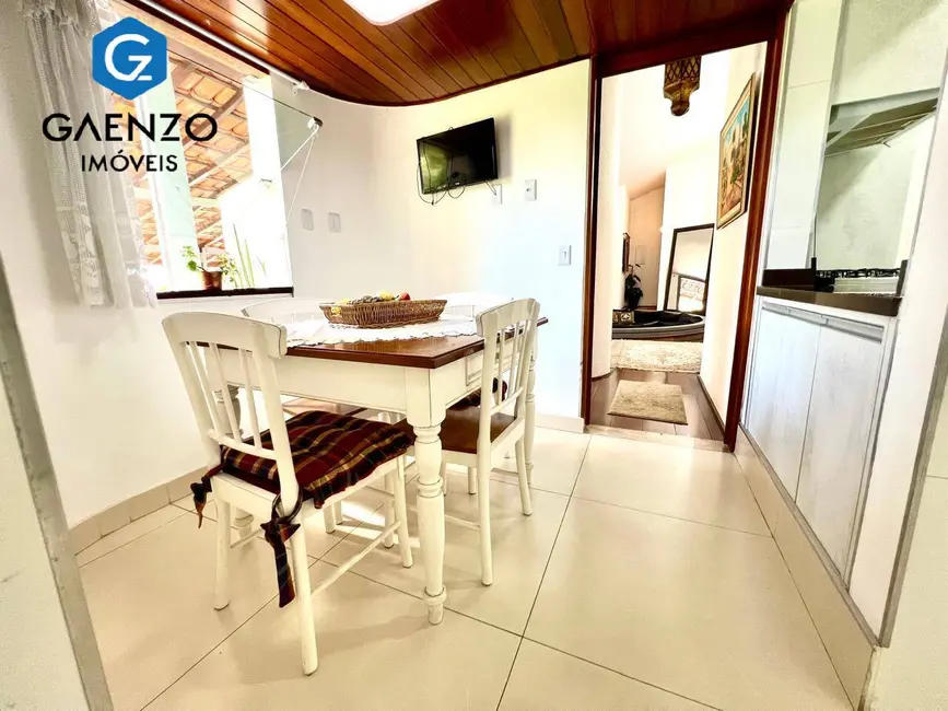 Foto 2 de Casa de Condomínio com 6 quartos à venda, 608m2 em Chácara das Paineiras, Carapicuiba - SP