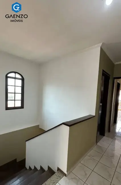 Casa com 3 quartos à venda, 125m2 em Centro, Osasco - SP - imagem 2 Foto 2 de Casa com 3 quartos à venda, 125m2 em Centro, Osasco - SP