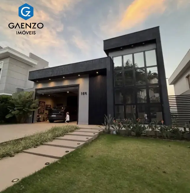 Casa de Condomínio com 4 quartos à venda, 320m2 em Tamboré, Santana De Parnaiba - SP - imagem 1 Foto 1 de Casa de Condomínio com 4 quartos à venda, 320m2 em Tamboré, Santana De Parnaiba - SP