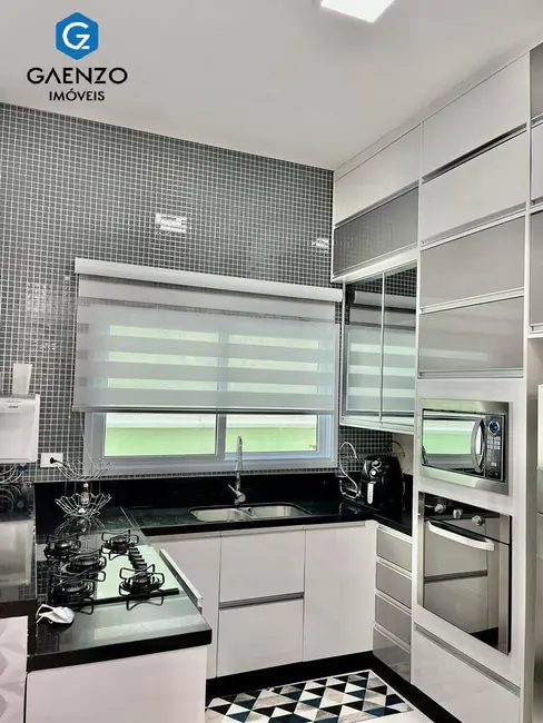 Foto 2 de Casa de Condomínio com 3 quartos à venda, 167m2 em Suru, Santana De Parnaiba - SP