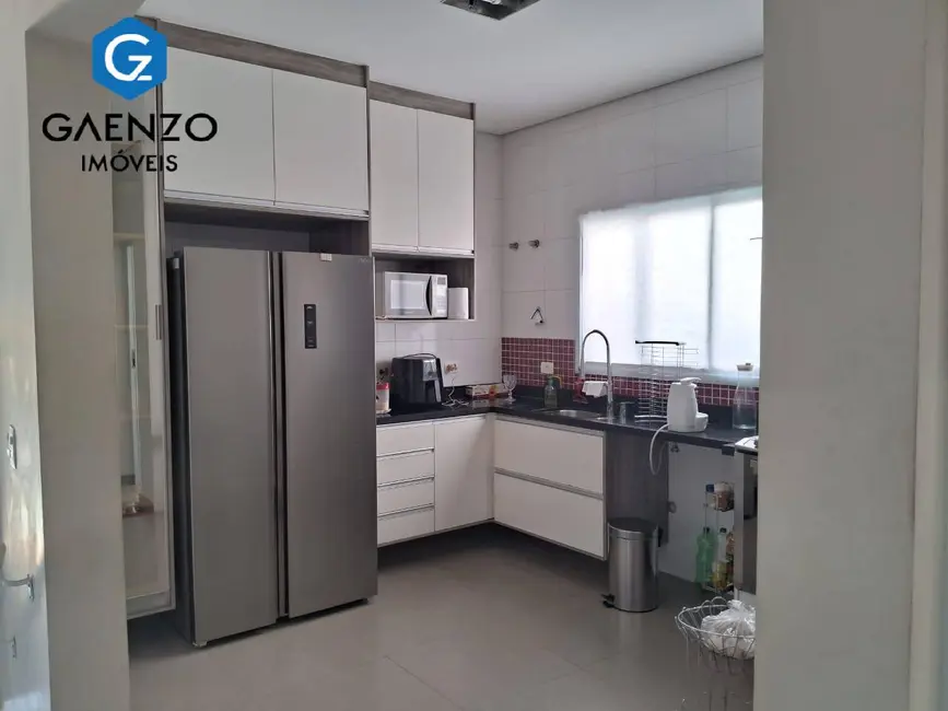 Foto 2 de Casa de Condomínio com 3 quartos à venda, 210m2 em Suru, Santana De Parnaiba - SP