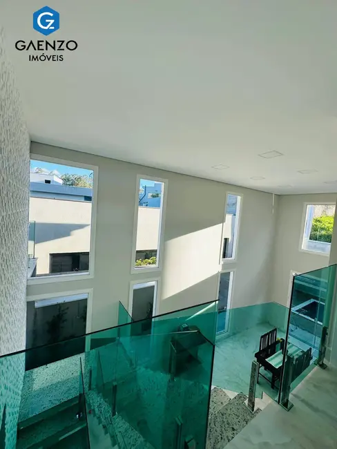 Foto 4 de Casa de Condomínio com 3 quartos à venda, 210m2 em Suru, Santana De Parnaiba - SP