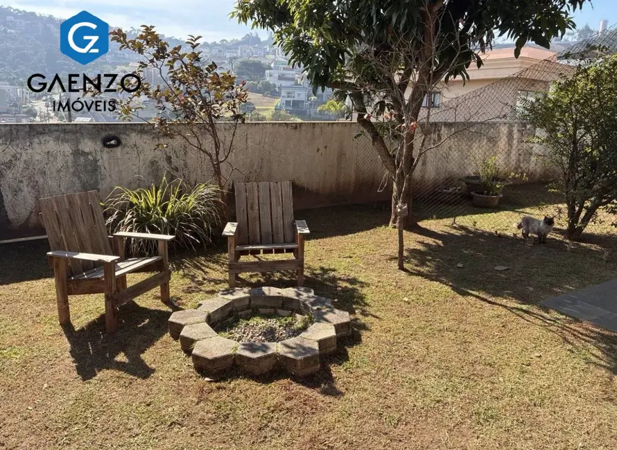 Casa de Condomínio com 5 quartos à venda, 281m2 em Parque Sinai, Santana De Parnaiba - SP - imagem 3 Foto 3 de Casa de Condomínio com 5 quartos à venda, 281m2 em Parque Sinai, Santana De Parnaiba - SP