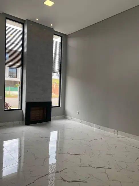 Foto 2 de Casa de Condomínio com 3 quartos à venda, 250m2 em Cézar de Souza, Mogi Das Cruzes - SP