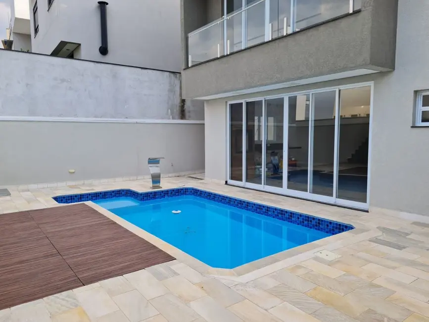 Foto 1 de Casa de Condomínio com 3 quartos à venda, 250m2 em Fazenda Rodeio, Mogi Das Cruzes - SP
