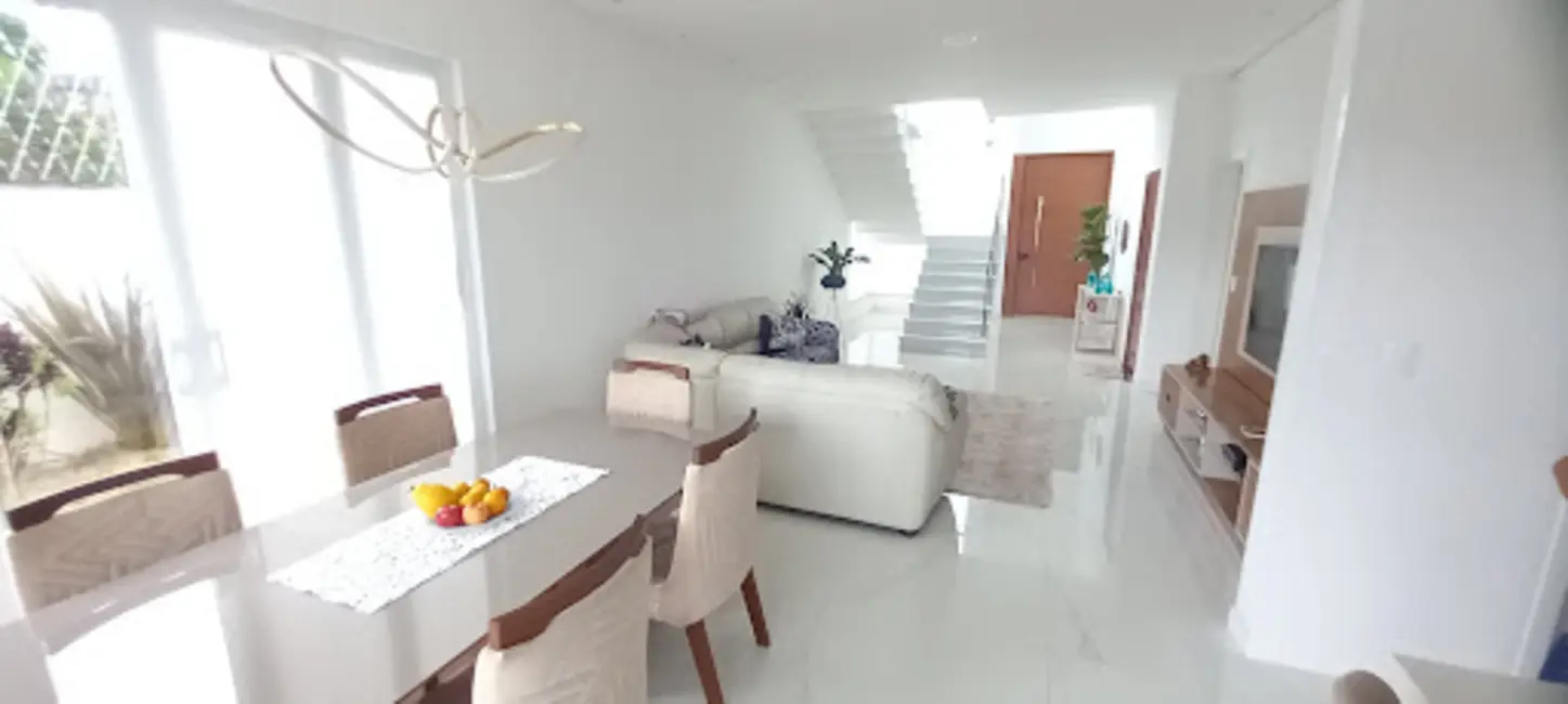 Foto 1 de Casa de Condomínio com 3 quartos à venda, 291m2 em Fazenda Rodeio, Mogi Das Cruzes - SP