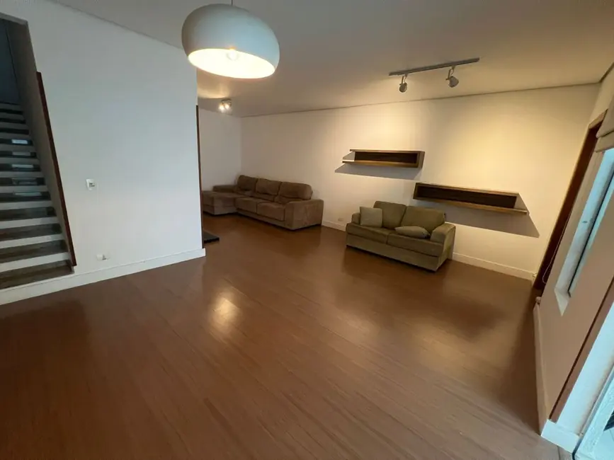 Foto 2 de Sobrado com 3 quartos à venda e para alugar, 221m2 em Vila Suissa, Mogi Das Cruzes - SP
