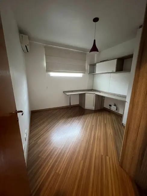 Foto 6 de Sobrado com 3 quartos à venda, 221m2 em Vila Suissa, Mogi Das Cruzes - SP