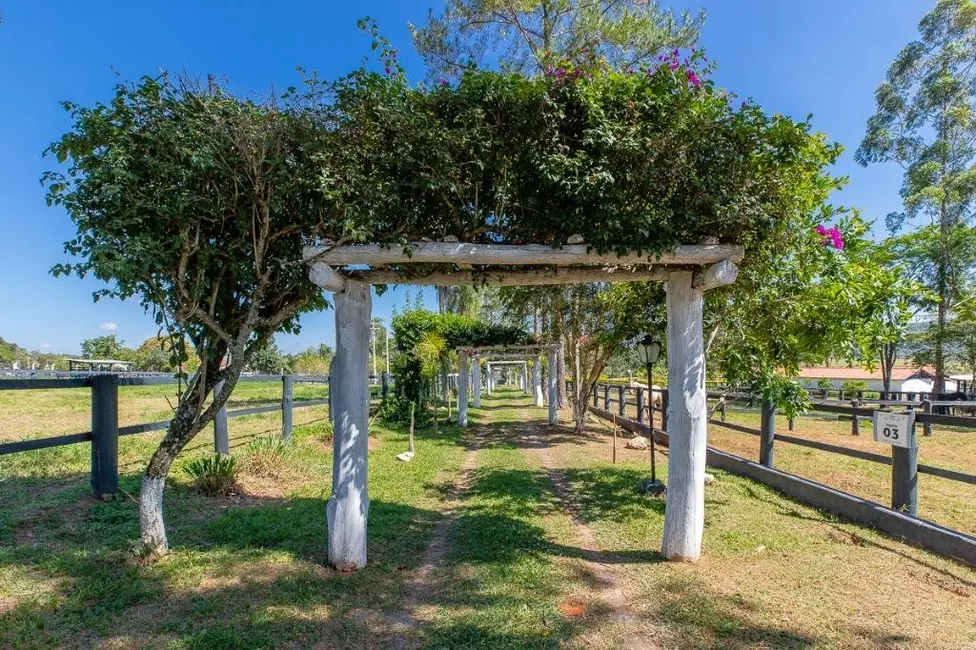 Foto 2 de Fazenda / Haras com 3 quartos à venda, 134200m2 em Sarapui - SP