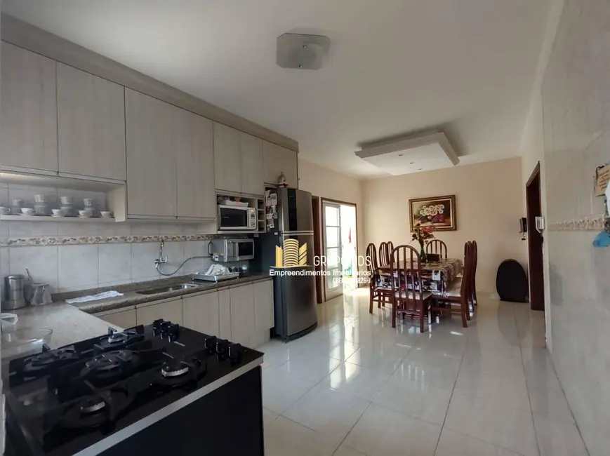 Foto 8 de Casa com 3 quartos à venda, 207m2 em Jardim Avore Pilungo, Sorocaba - SP