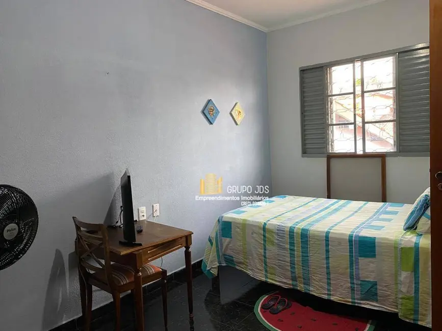 Casa com 3 quartos à venda, 200m2 em Jardim Maria Eugênia, Sorocaba - SP - imagem 9 Foto 9 de Casa com 3 quartos à venda, 200m2 em Jardim Maria Eugênia, Sorocaba - SP