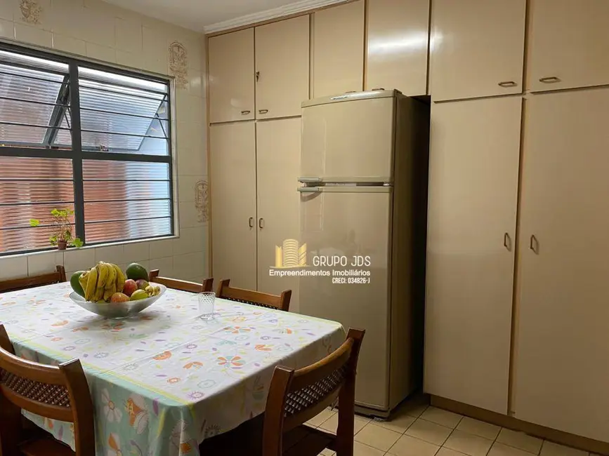 Casa com 3 quartos à venda, 200m2 em Jardim Maria Eugênia, Sorocaba - SP - imagem 5 Foto 5 de Casa com 3 quartos à venda, 200m2 em Jardim Maria Eugênia, Sorocaba - SP