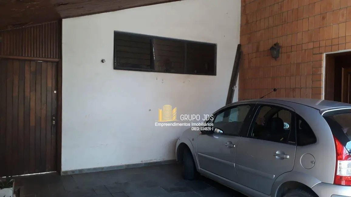 Casa com 3 quartos à venda, 245m2 em Centro, Sorocaba - SP - imagem 3 Foto 3 de Casa com 3 quartos à venda, 245m2 em Centro, Sorocaba - SP