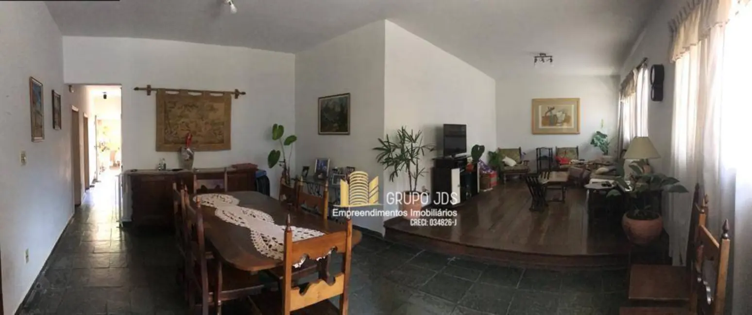 Casa com 3 quartos à venda, 245m2 em Centro, Sorocaba - SP - imagem 4 Foto 4 de Casa com 3 quartos à venda, 245m2 em Centro, Sorocaba - SP