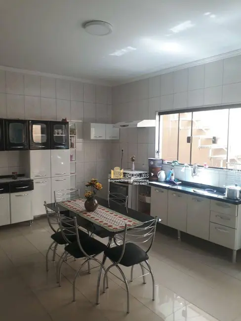 Casa com 3 quartos à venda, 300m2 em Vila Formosa, Sorocaba - SP - imagem 4 Foto 4 de Casa com 3 quartos à venda, 300m2 em Vila Formosa, Sorocaba - SP