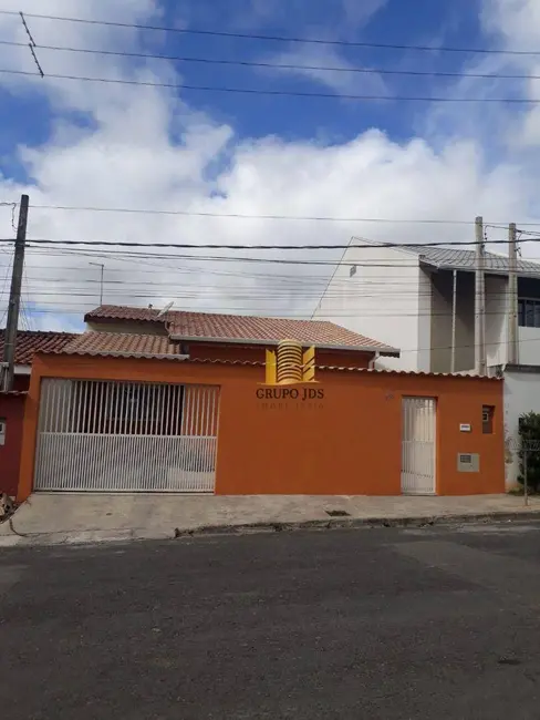 Foto 1 de Casa com 3 quartos à venda, 250m2 em Salto De Pirapora - SP