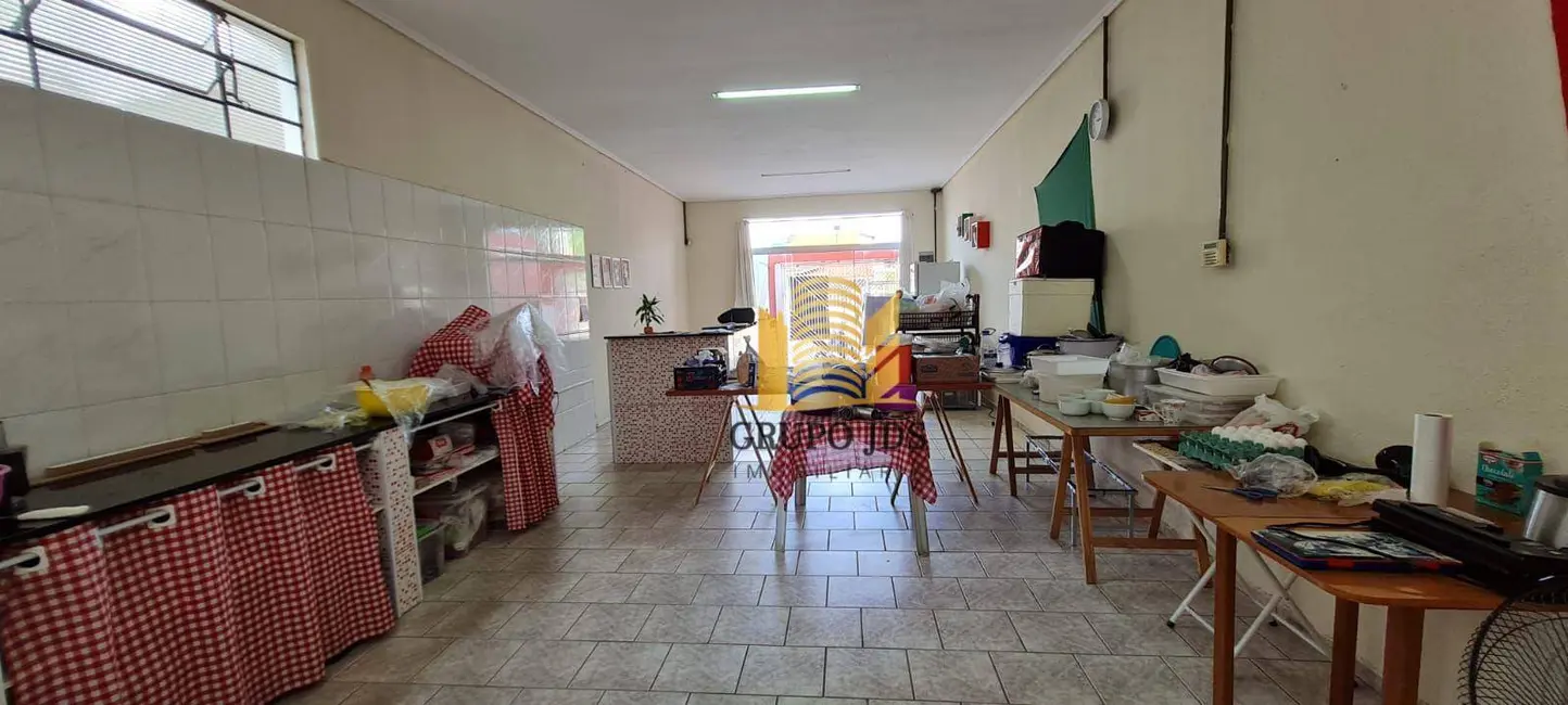 Casa com 3 quartos à venda, 200m2 em Wanel Ville, Sorocaba - SP - imagem 3 Foto 3 de Casa com 3 quartos à venda, 200m2 em Wanel Ville, Sorocaba - SP