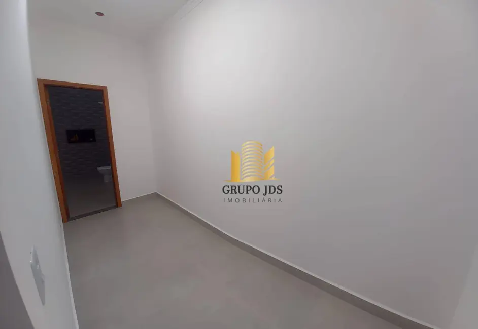 Casa com 2 quartos à venda, 200m2 em Wanel Ville, Sorocaba - SP - imagem 3 Foto 3 de Casa com 2 quartos à venda, 200m2 em Wanel Ville, Sorocaba - SP