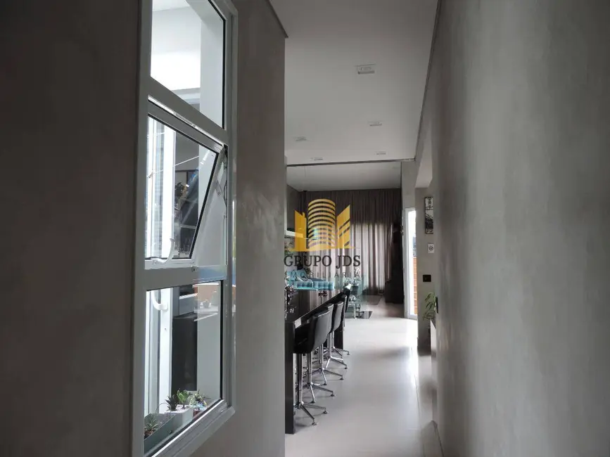 Sobrado com 3 quartos à venda, 250m2 em Jardim Novo Horizonte, Sorocaba - SP - imagem 8 Foto 8 de Sobrado com 3 quartos à venda, 250m2 em Jardim Novo Horizonte, Sorocaba - SP