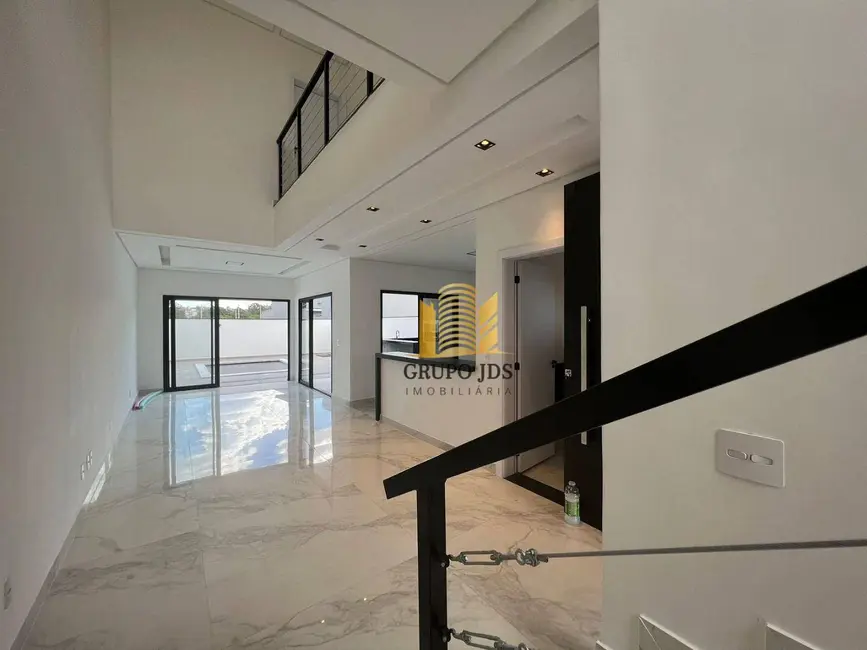 Sobrado com 3 quartos à venda, 200m2 em Wanel Ville, Sorocaba - SP - imagem 3 Foto 3 de Sobrado com 3 quartos à venda, 200m2 em Wanel Ville, Sorocaba - SP