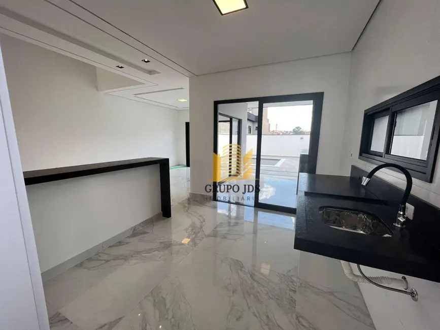 Sobrado com 3 quartos à venda, 200m2 em Wanel Ville, Sorocaba - SP - imagem 8 Foto 8 de Sobrado com 3 quartos à venda, 200m2 em Wanel Ville, Sorocaba - SP