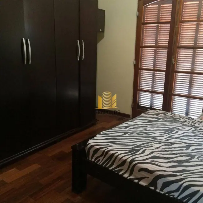 Sobrado com 3 quartos à venda, 200m2 em Wanel Ville, Sorocaba - SP - imagem 9 Foto 9 de Sobrado com 3 quartos à venda, 200m2 em Wanel Ville, Sorocaba - SP